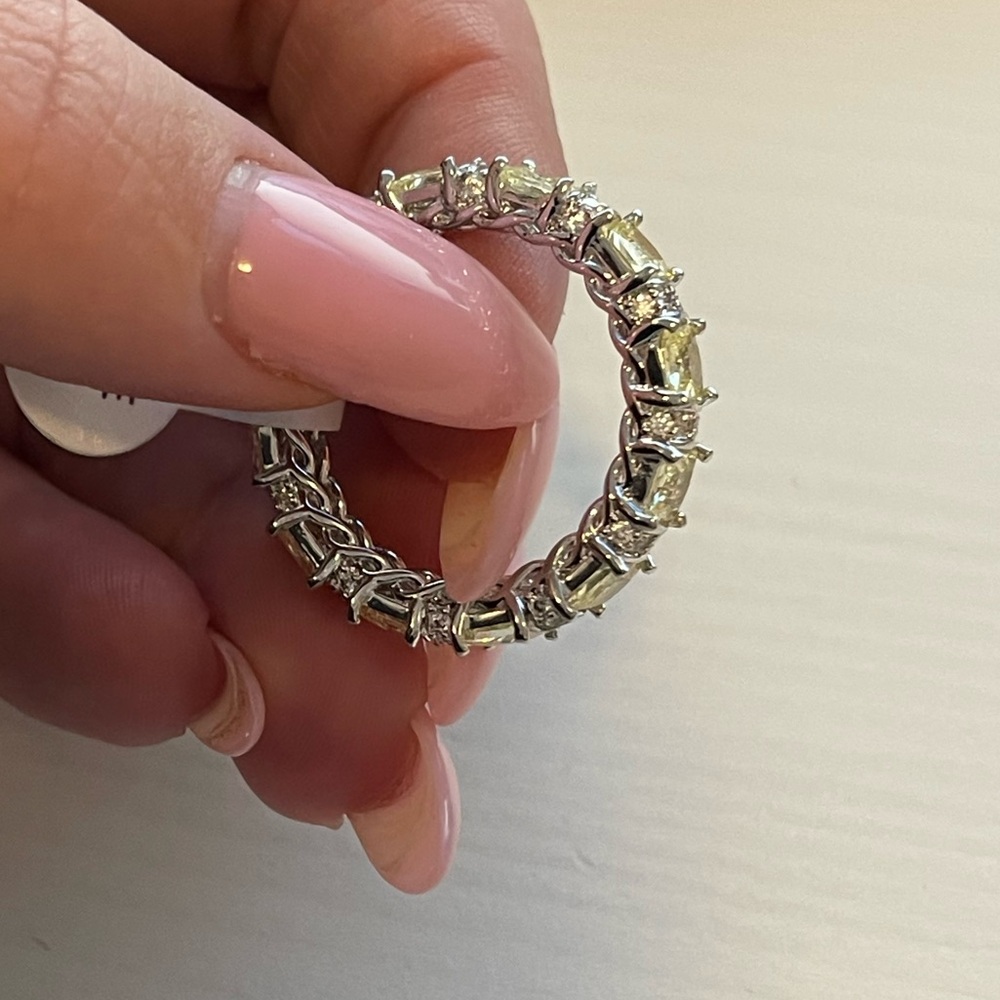 Size 9 Beautiful Lemon Cubic Zirconia Ring - Picture 6 of 6